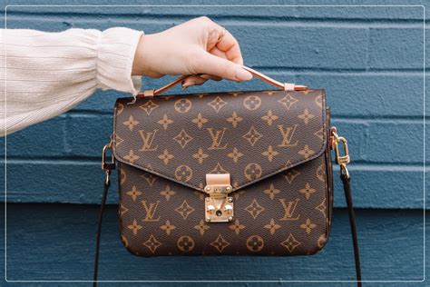 fake louis vuitton crossbody purse|Louis Vuitton bag scam.